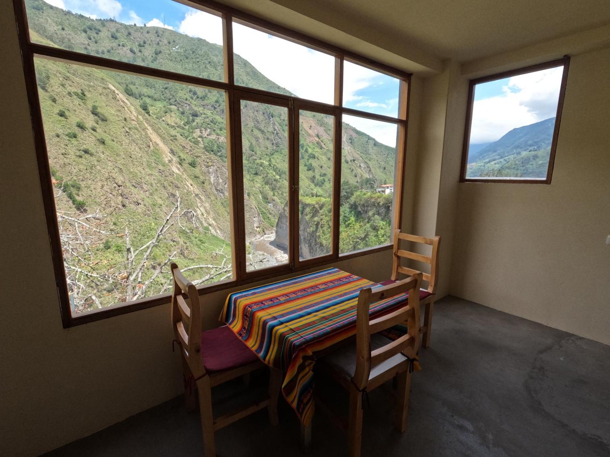 Backpackers-Balcones-River-Lodge 바뇨스 외부 사진