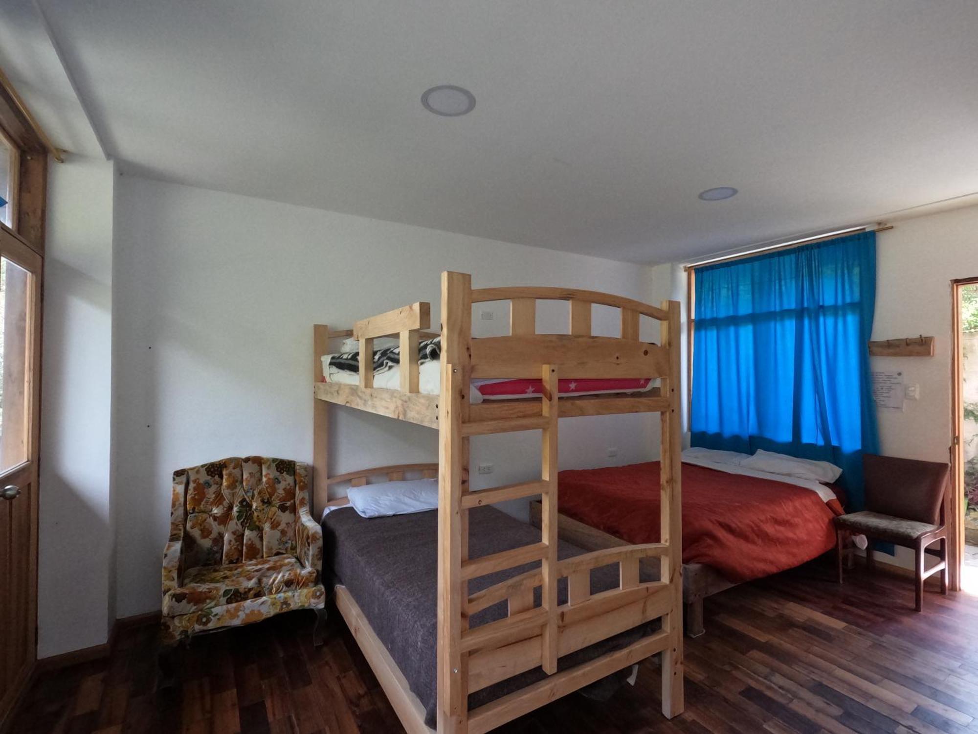 Backpackers-Balcones-River-Lodge 바뇨스 외부 사진