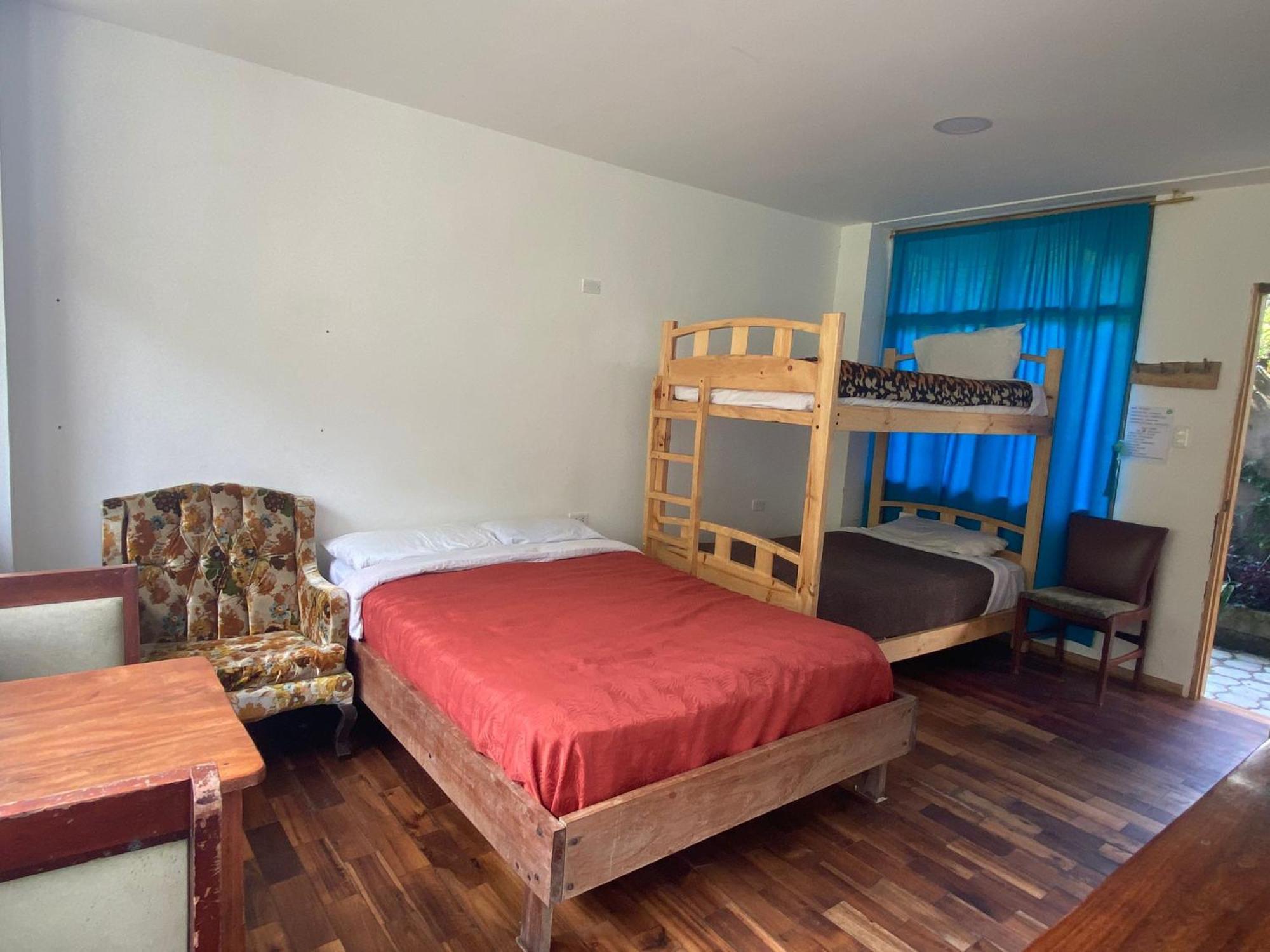 Backpackers-Balcones-River-Lodge 바뇨스 외부 사진