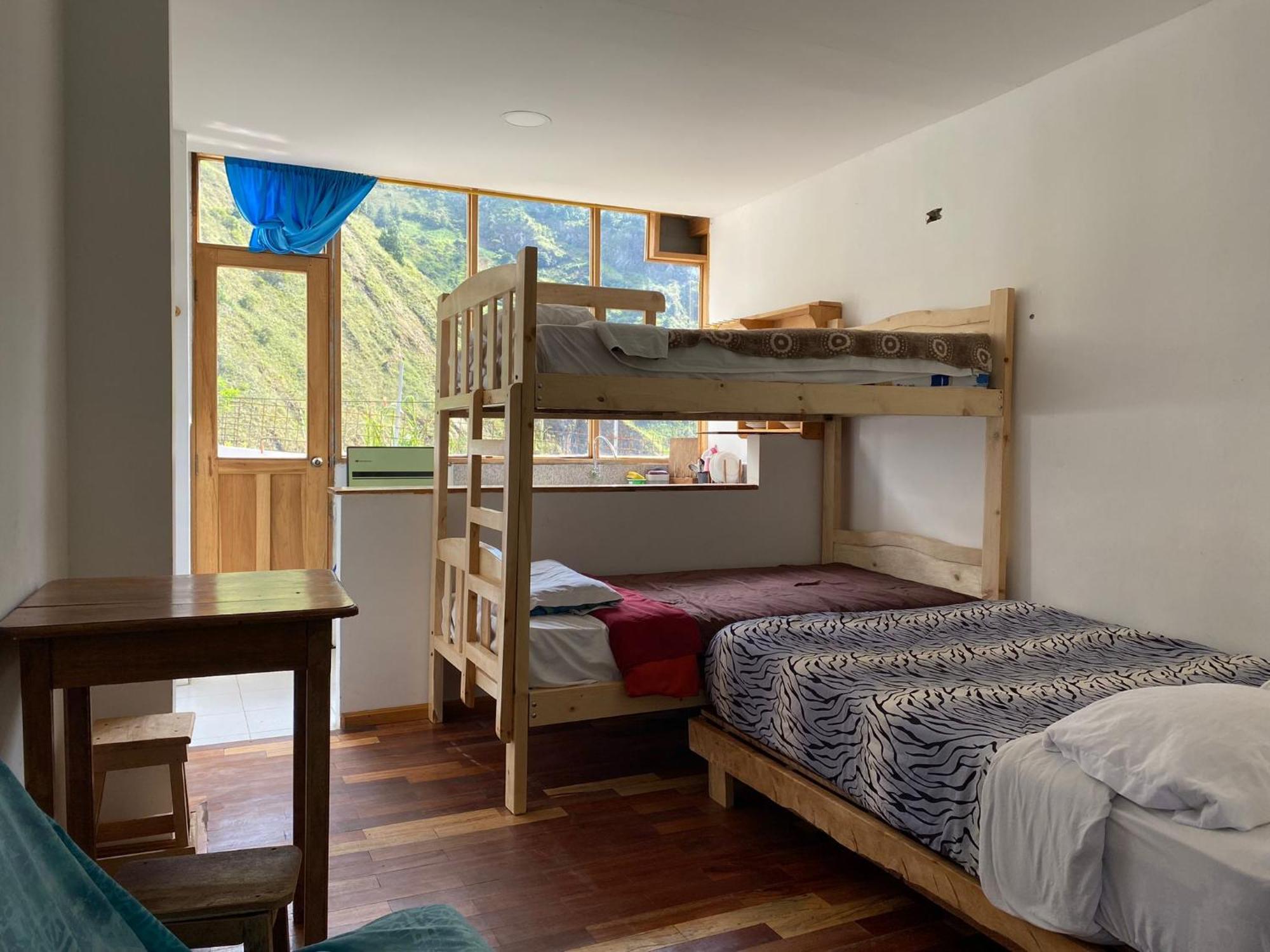 Backpackers-Balcones-River-Lodge 바뇨스 외부 사진
