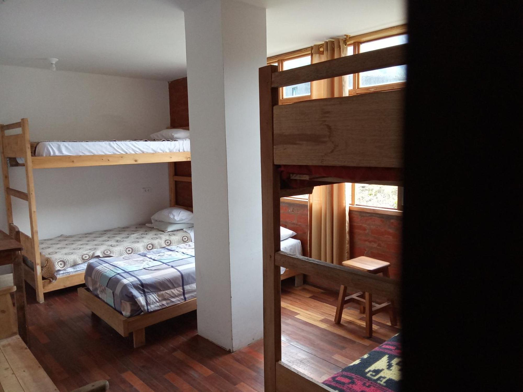 Backpackers-Balcones-River-Lodge 바뇨스 외부 사진