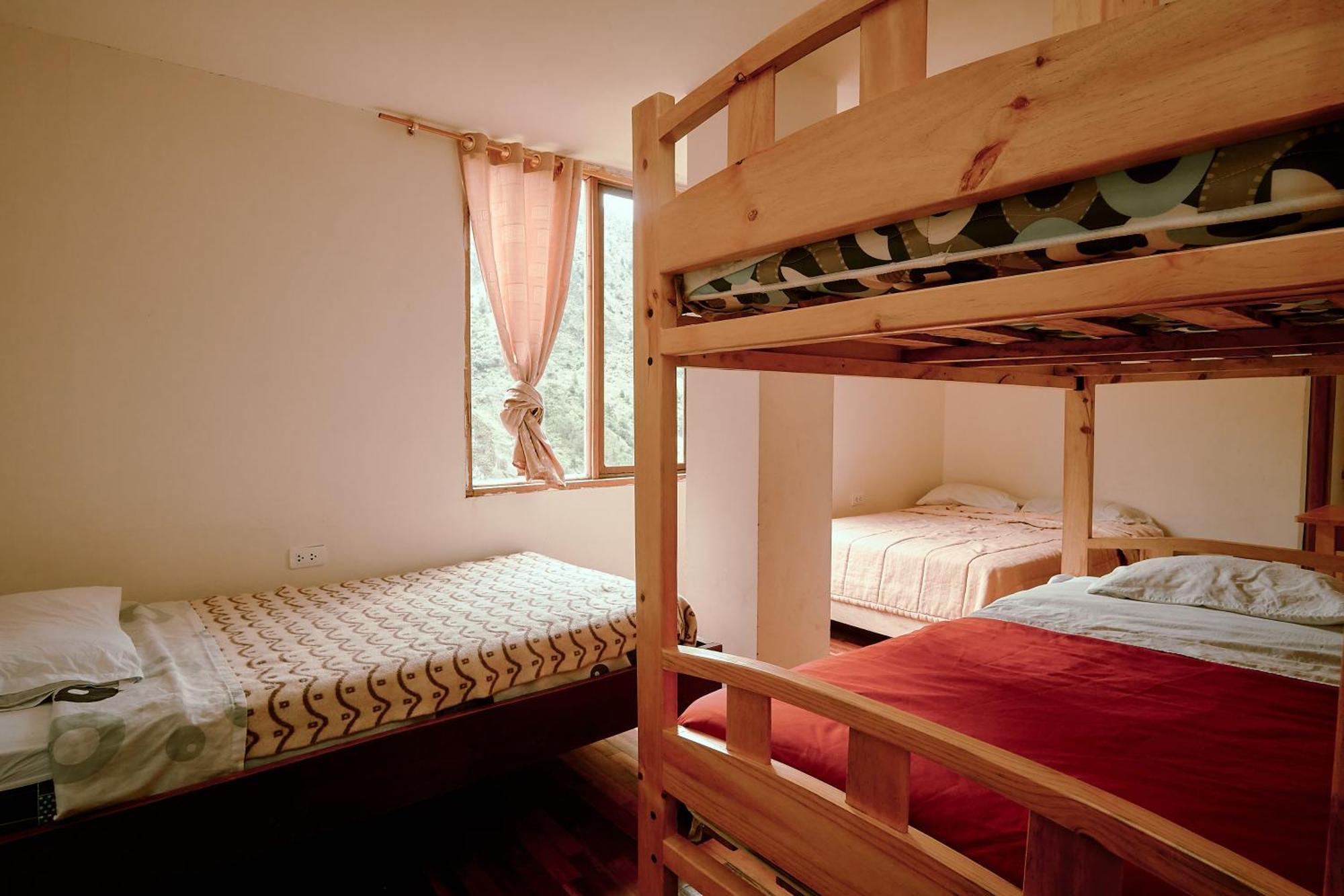 Backpackers-Balcones-River-Lodge 바뇨스 외부 사진