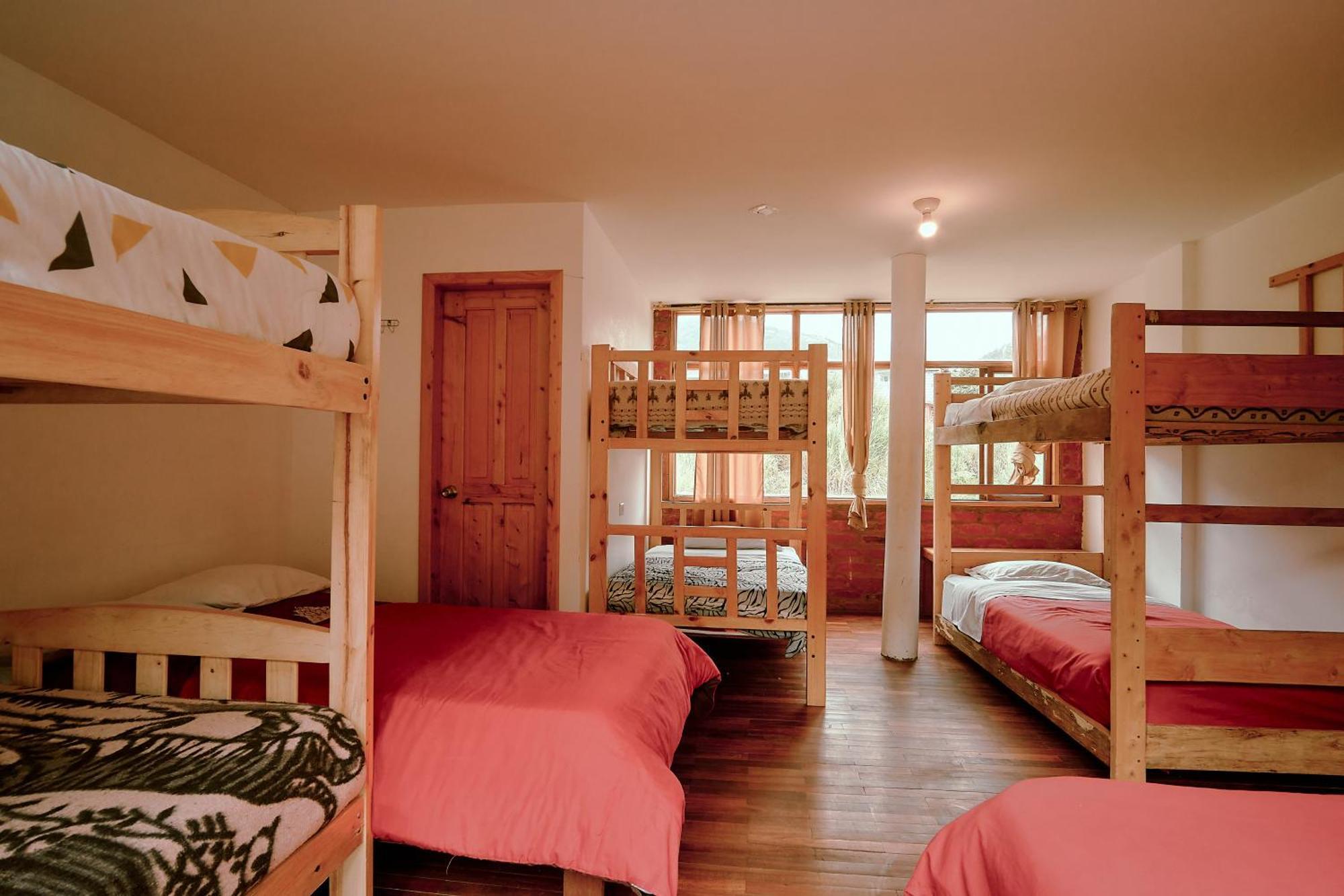 Backpackers-Balcones-River-Lodge 바뇨스 외부 사진