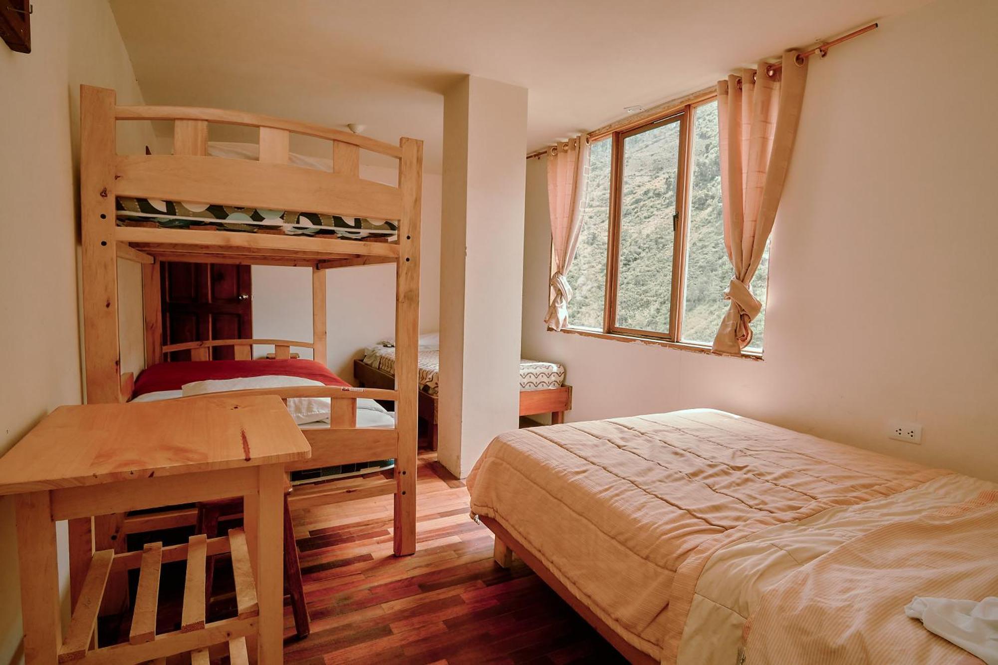 Backpackers-Balcones-River-Lodge 바뇨스 외부 사진