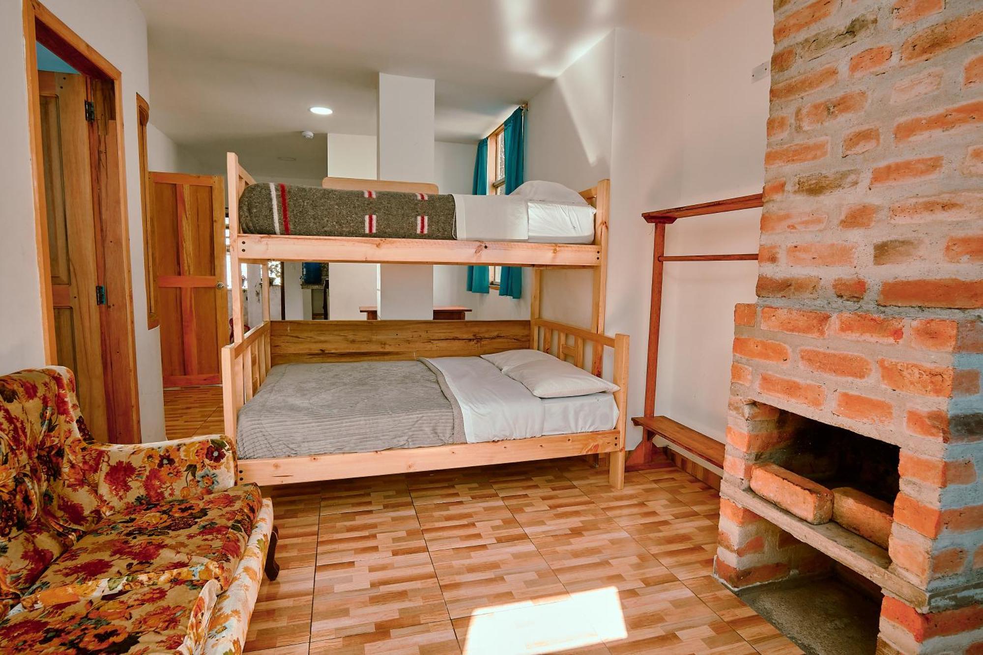 Backpackers-Balcones-River-Lodge 바뇨스 외부 사진
