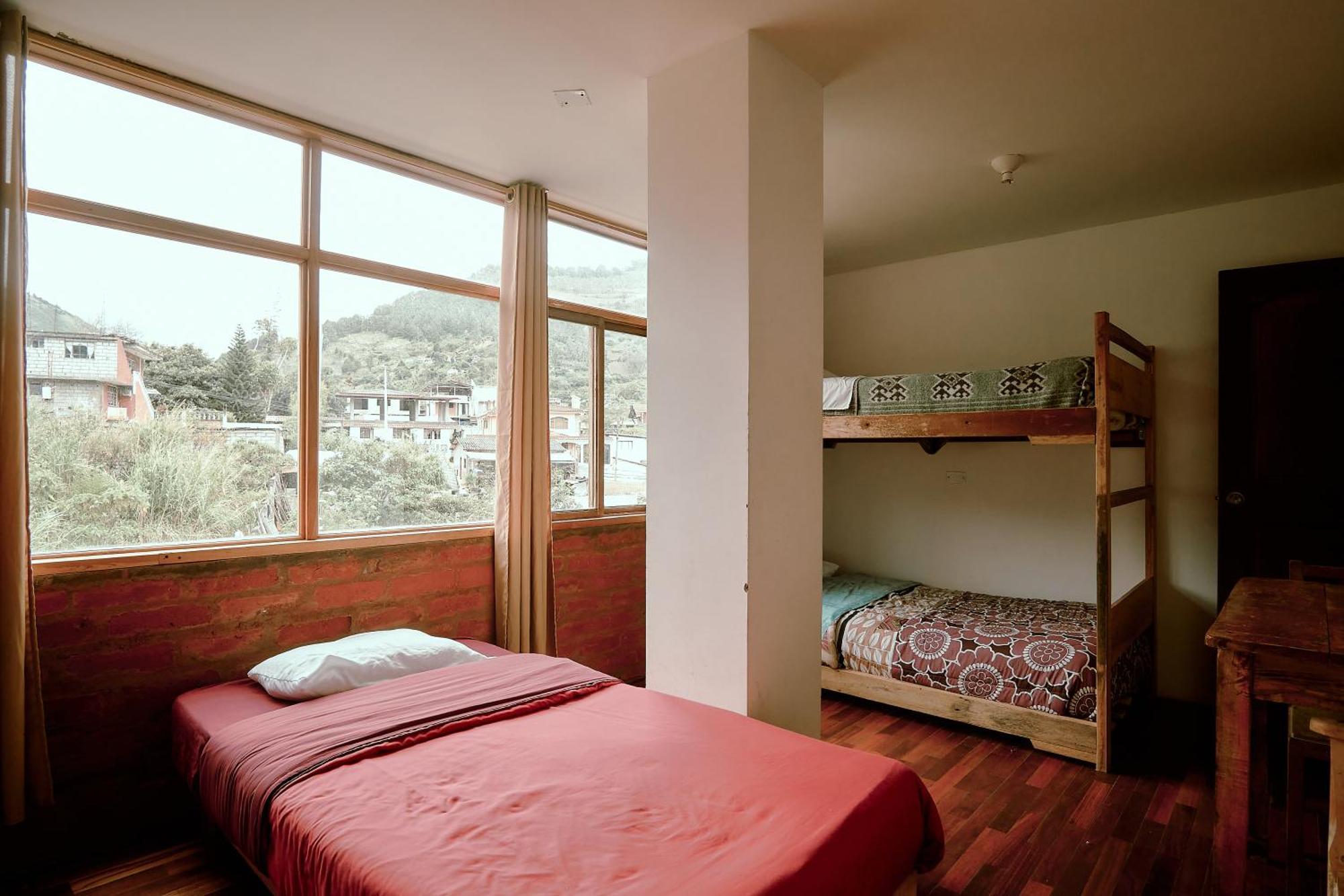 Backpackers-Balcones-River-Lodge 바뇨스 외부 사진