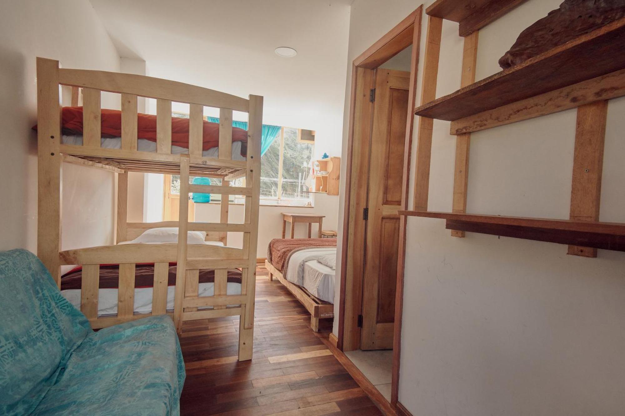 Backpackers-Balcones-River-Lodge 바뇨스 외부 사진