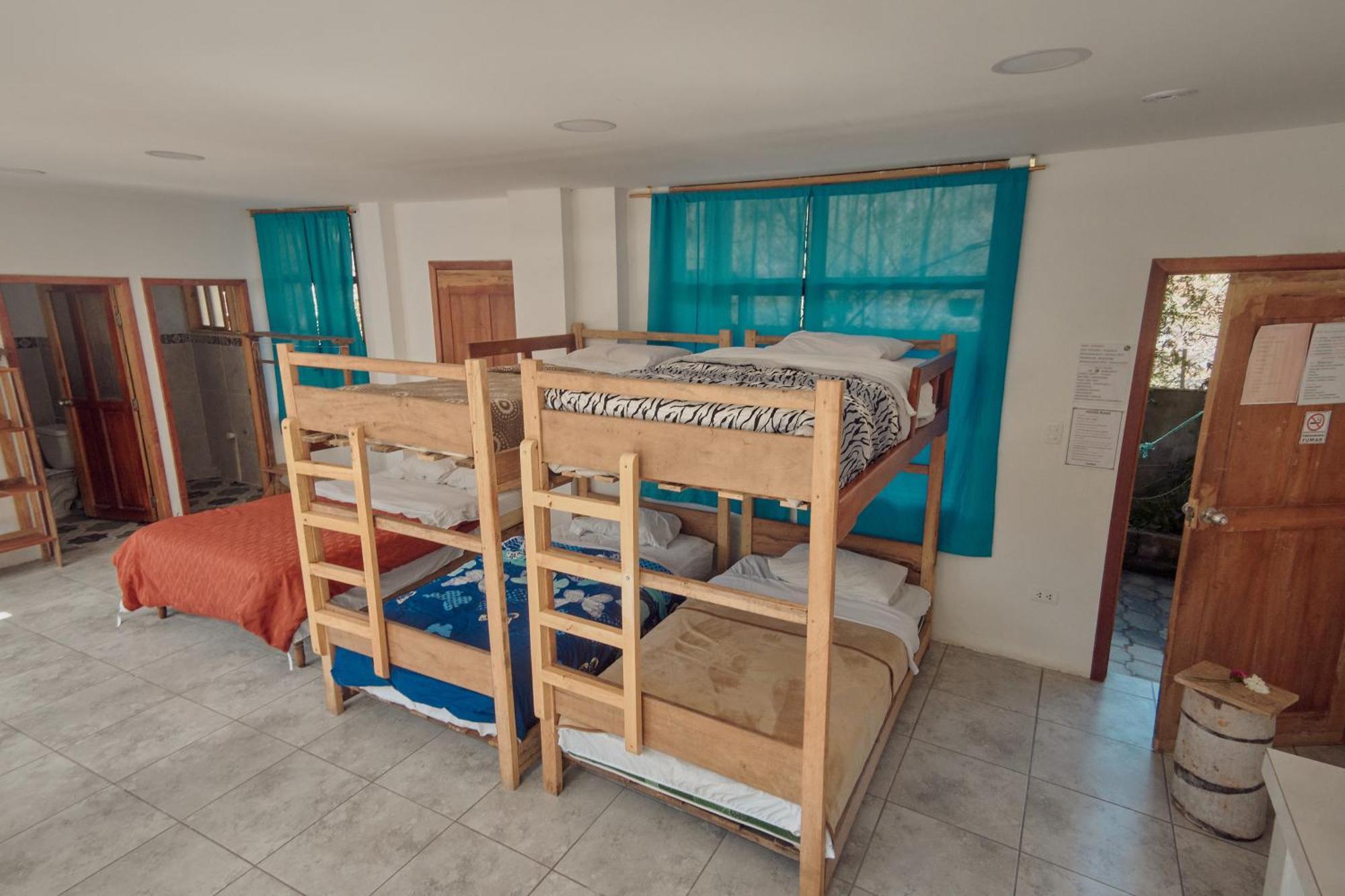 Backpackers-Balcones-River-Lodge 바뇨스 외부 사진