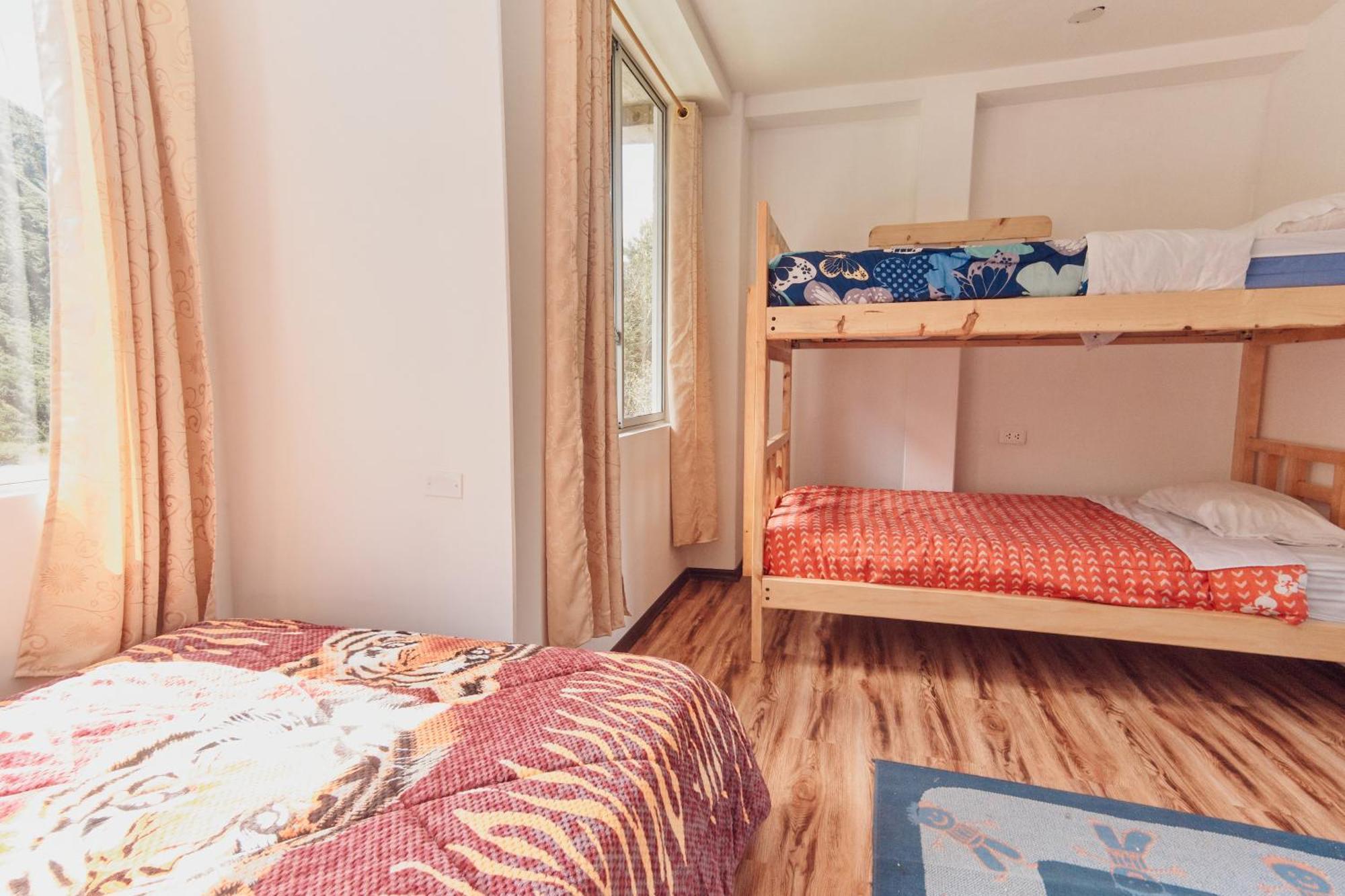 Backpackers-Balcones-River-Lodge 바뇨스 외부 사진