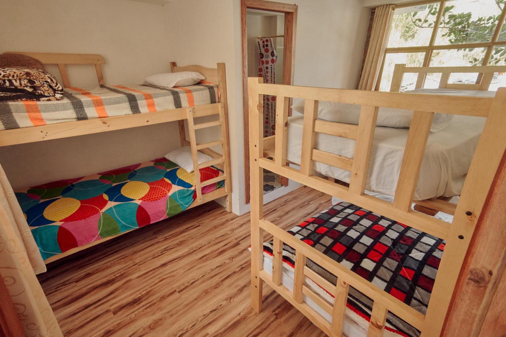 Backpackers-Balcones-River-Lodge 바뇨스 외부 사진