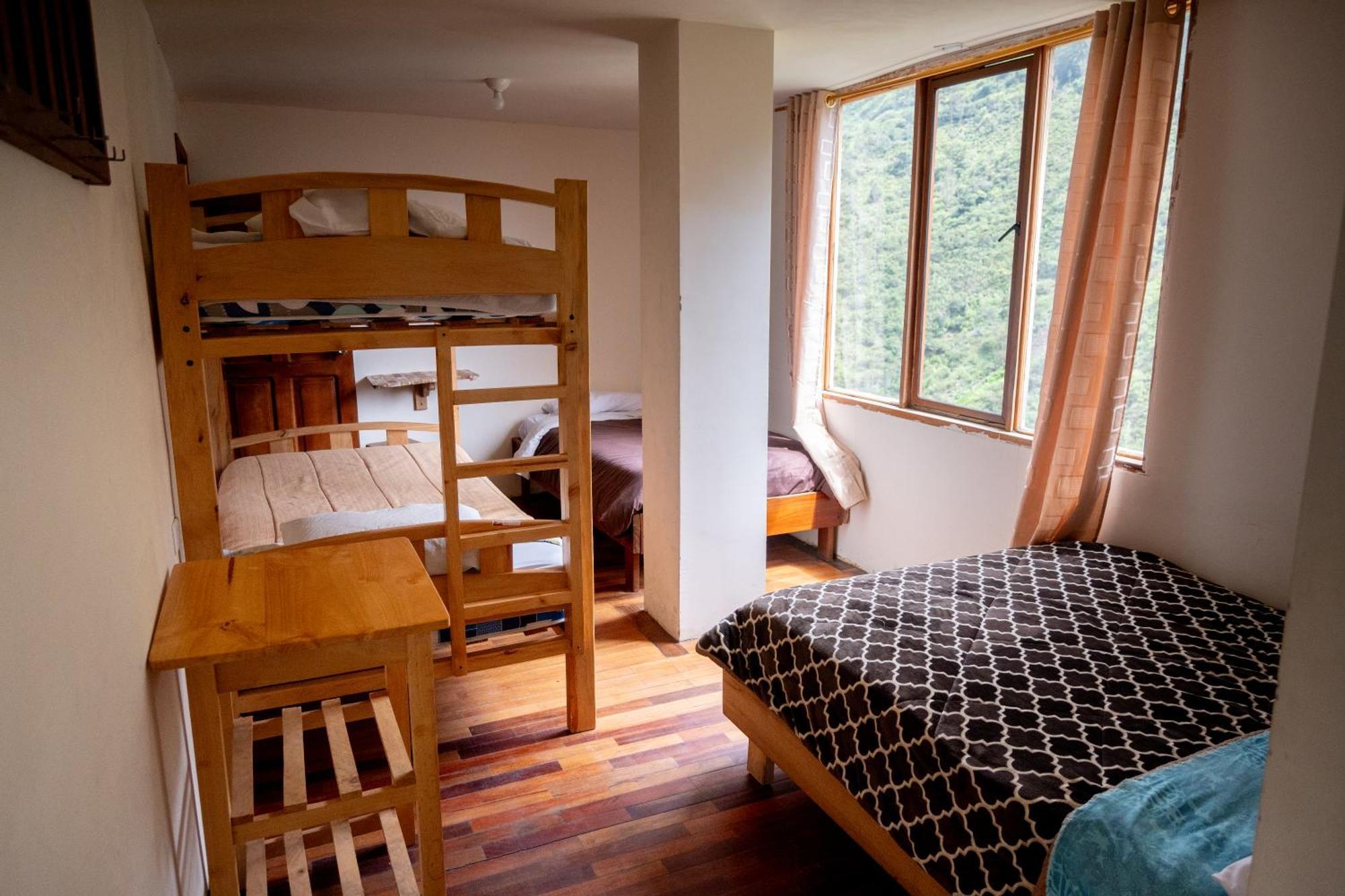Backpackers-Balcones-River-Lodge 바뇨스 외부 사진