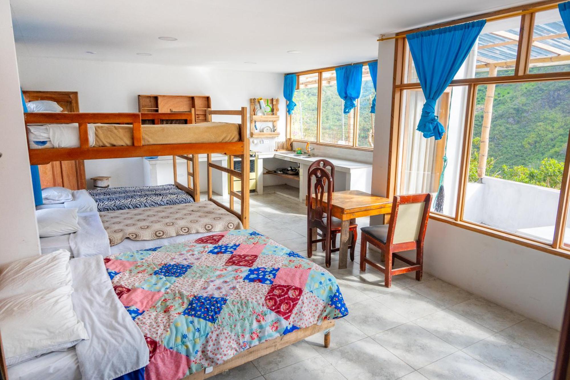 Backpackers-Balcones-River-Lodge 바뇨스 외부 사진