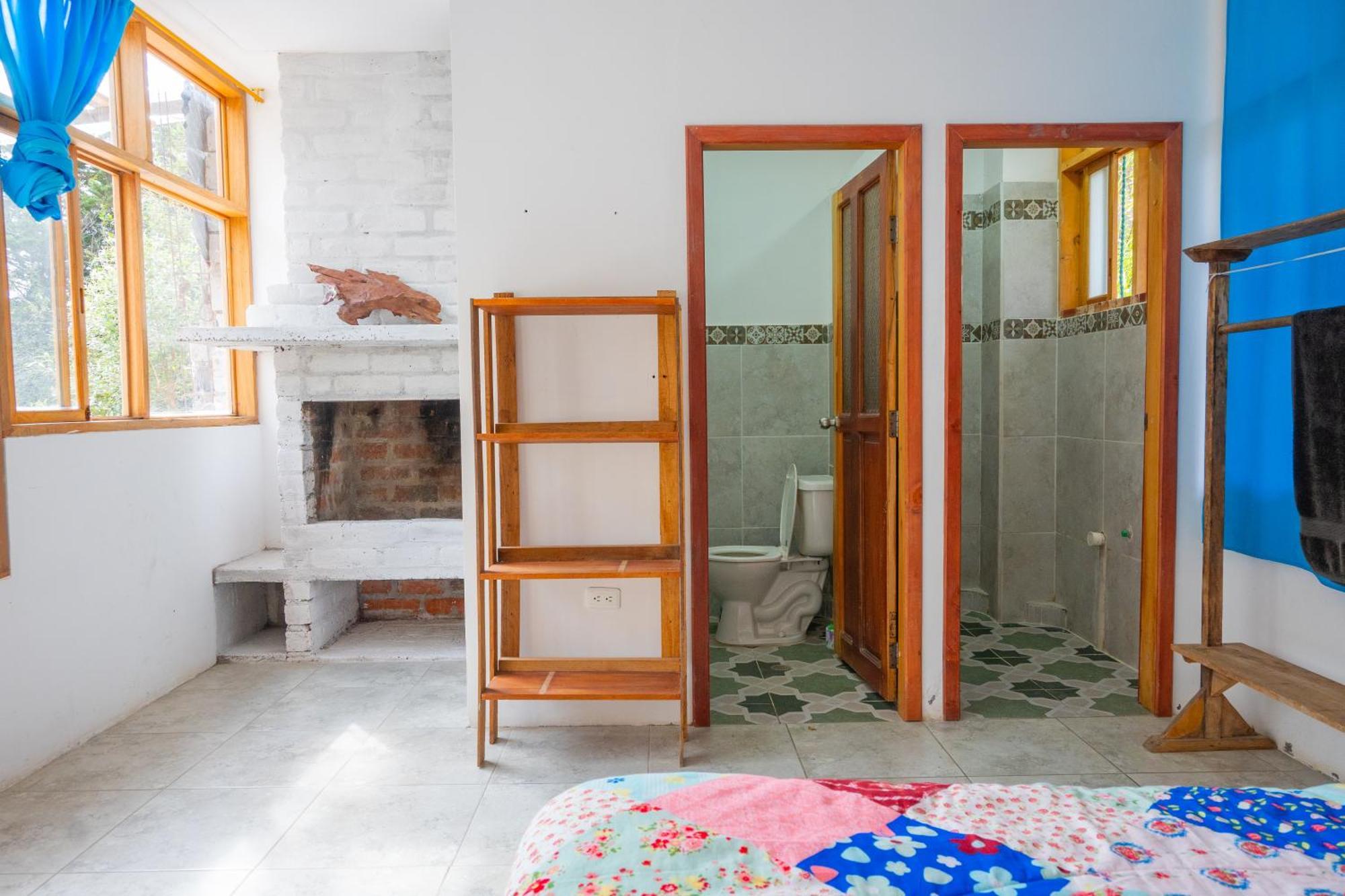 Backpackers-Balcones-River-Lodge 바뇨스 외부 사진